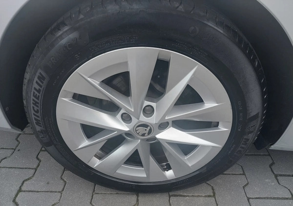 Skoda Octavia cena 83900 przebieg: 120305, rok produkcji 2020 z Wieliczka małe 254
